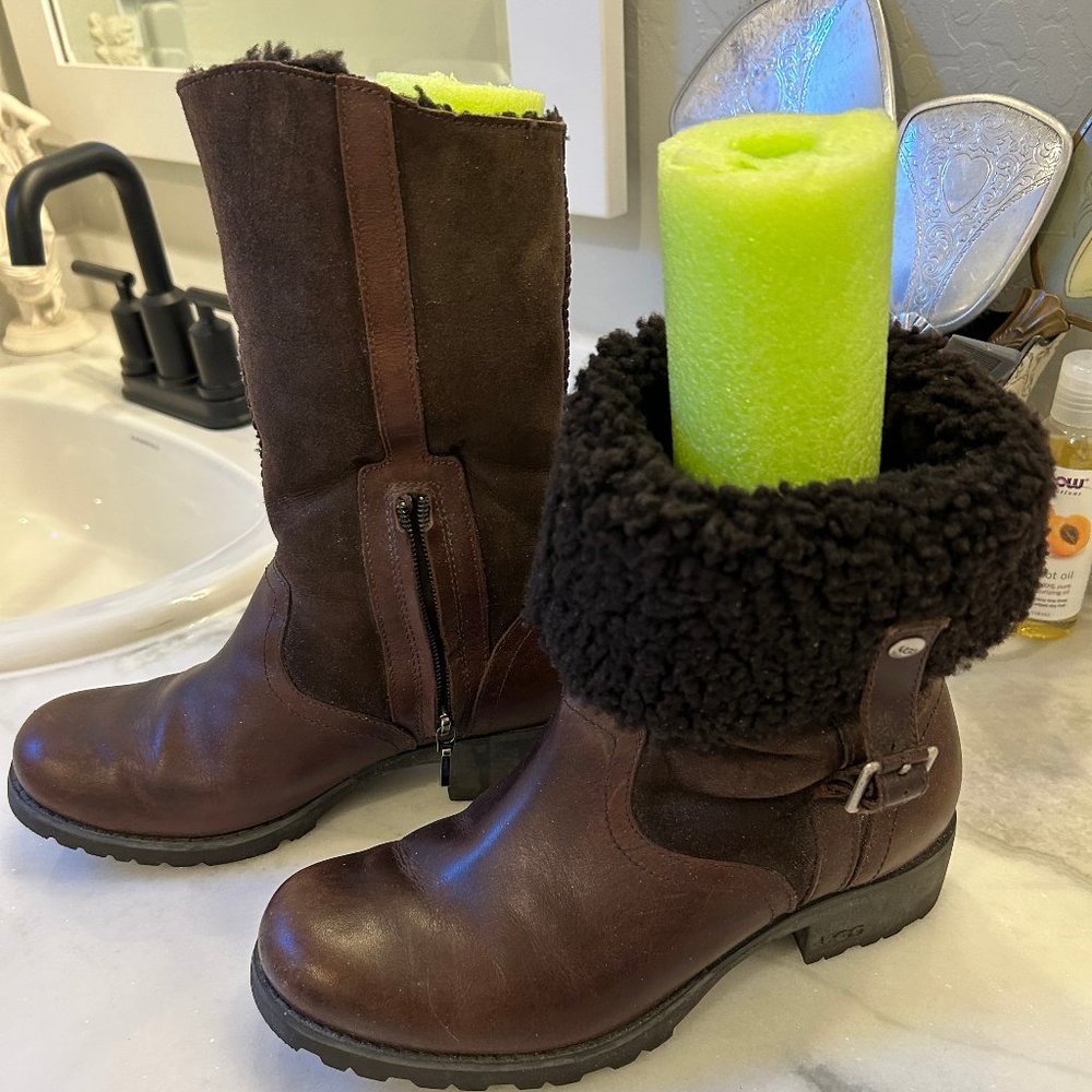 UGG, BROWN LEATHER & LAMBS WOOL SUEDE BOOTS SIZE 8